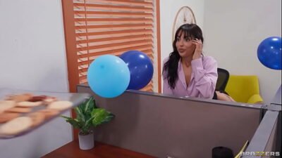 Finger-Deep In Ass At The Office Vanessa Sky / Brazzers/ Enter XVPROMO on official site for discount
